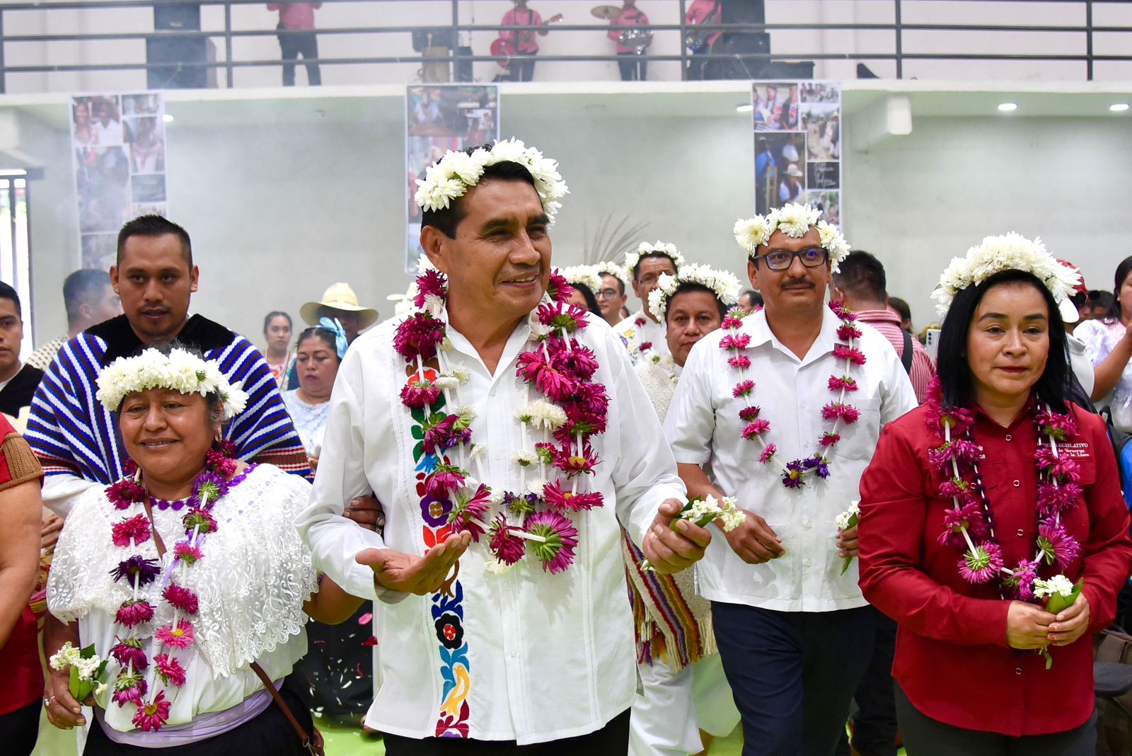 Se reúne diputado Esteban Bautista con munícipes electos de las Altas Montañas