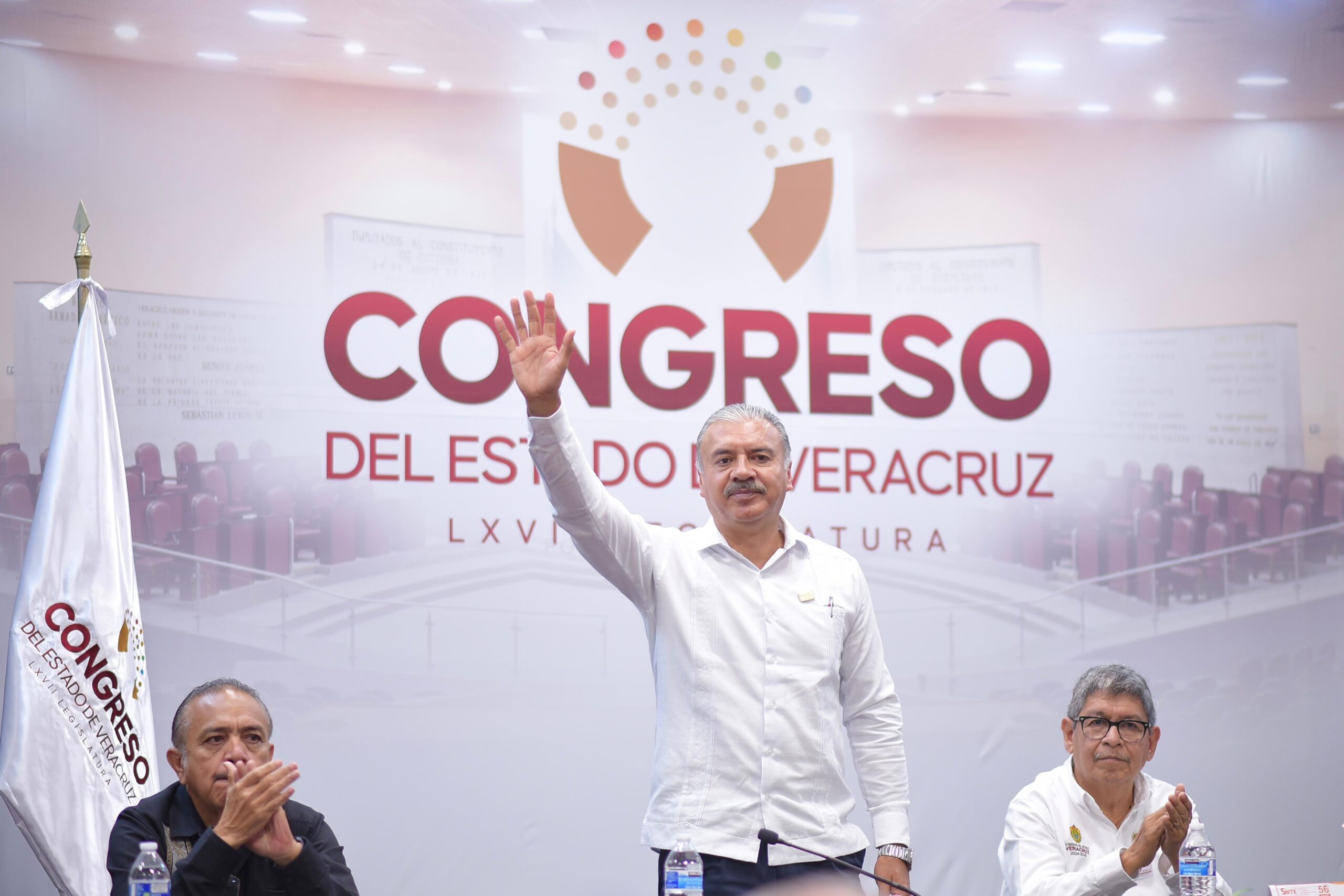 Celebra diputado 45 aniversario de la Universidad Pedagógica Veracruzana